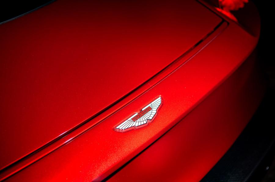 Детали экстерьера Aston Martin Vanquish Zagato 2017 года  (UK) (фото 12 из 43)